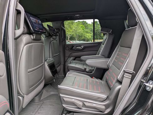 Used 2026 GMC Yukon AT4 Ultimate AWD/4WD image 15
