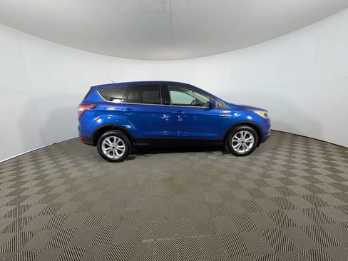 Used 2017 Ford Escape SE FWD image 2