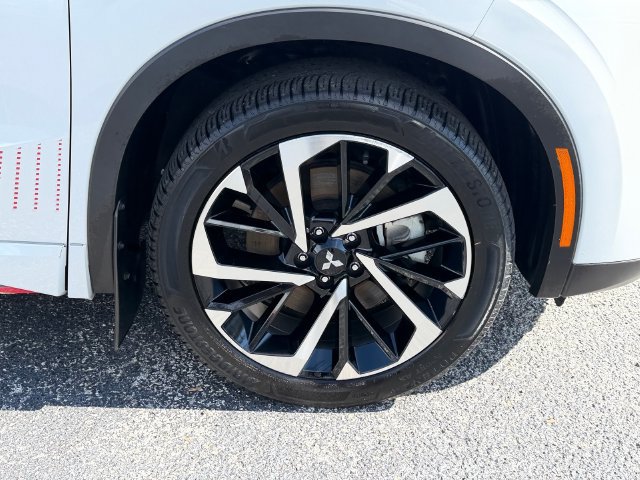 Used 2024 Mitsubishi Outlander Ralliart AWD/4WD image 9