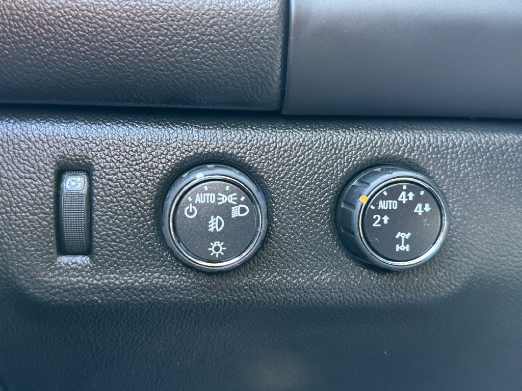 Used 2016 GMC Canyon SLE AWD/4WD image 11