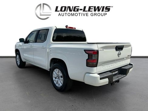 Used 2022 Nissan Frontier SV AWD/4WD image 4