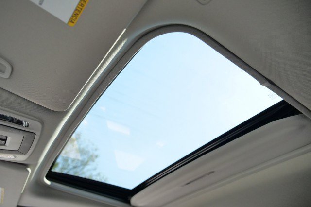 Used 2024 Toyota Sienna XLE w/ XLE Plus Package FWD image 29