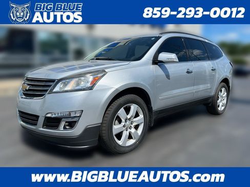 Used 2017 Chevrolet Traverse LT w/ Style and Technology Package FWD image 1