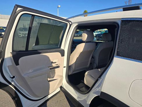 Used 2025 Mercedes-Benz GLB 250 GLB 250 image 18