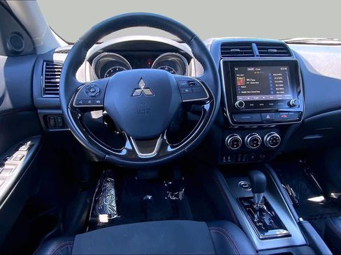Used 2024 Mitsubishi Outlander Sport SE AWD/4WD image 6