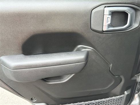 Used 2024 Jeep Gladiator Sport image 21