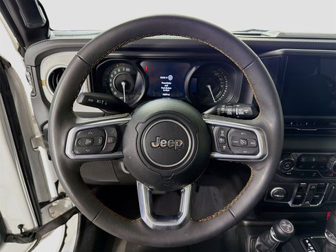 Used 2024 Jeep Wrangler Unlimited Sahara image 13