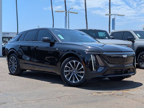 Used 2024 Cadillac Lyriq Sport RWD image 2