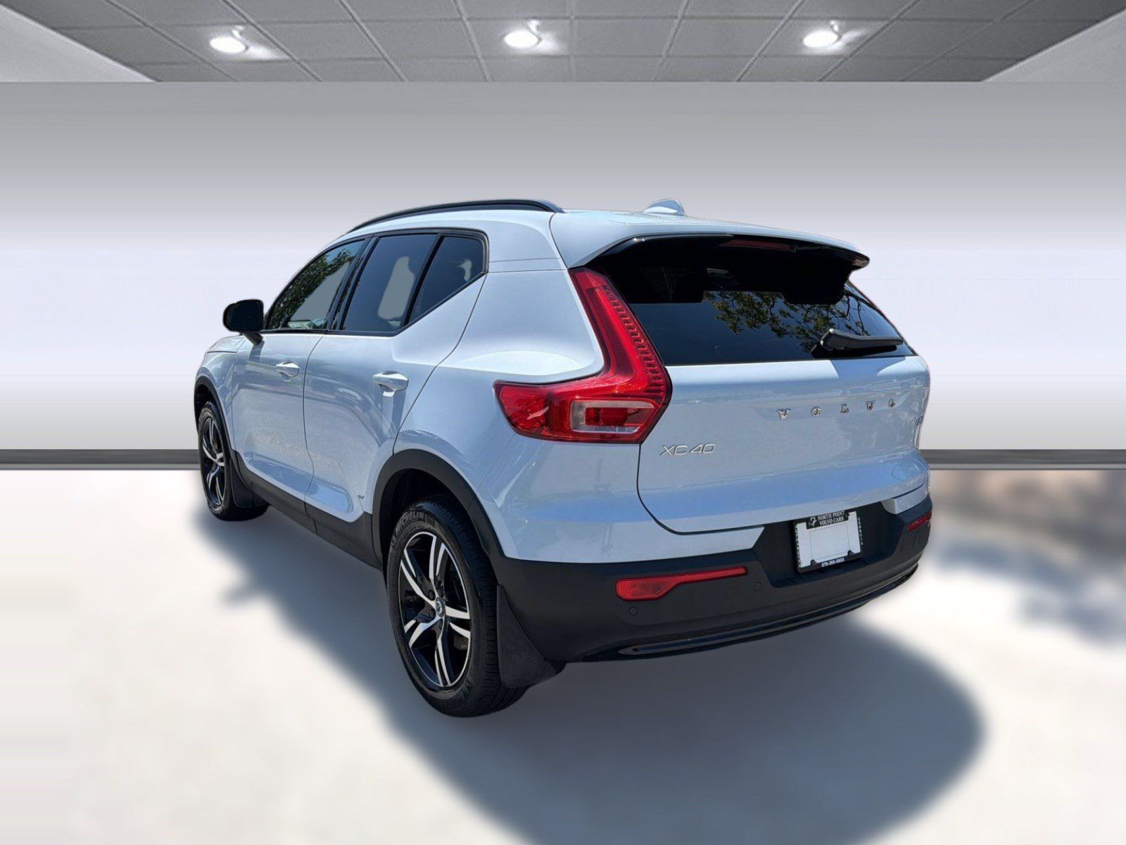 Certified 2024 Volvo XC40 B5 Core w/ Protection Package Premier AWD/4WD image 3