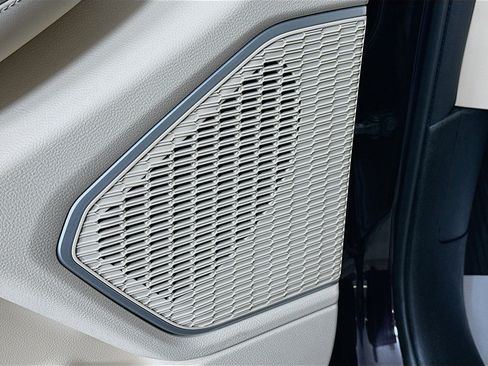 Used 2022 Jeep Grand Cherokee L Limited w/ Luxury Tech Group II image 18