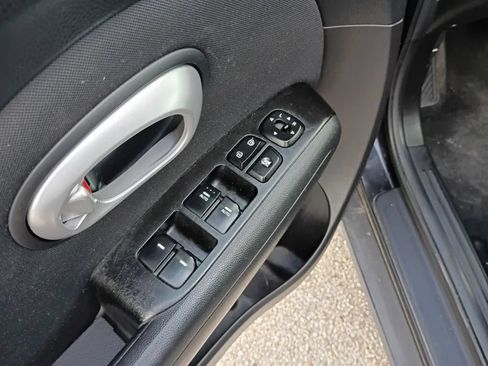 Used 2014 Kia Soul FWD image 10
