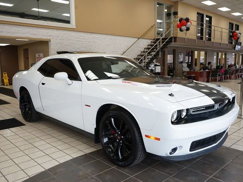 Used 2018 Dodge Challenger R/T w/ Blacktop Package image 18