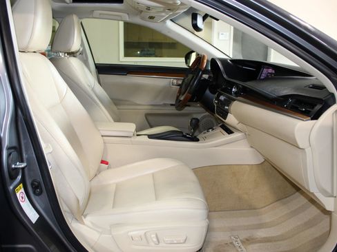 Used 2013 Lexus ES 300h w/ Luxury Pkg FWD image 33