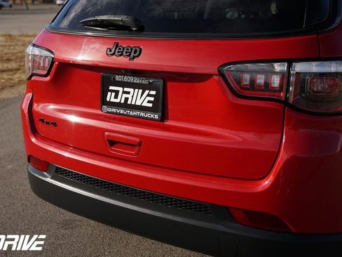 Used 2020 Jeep Compass Latitude image 10