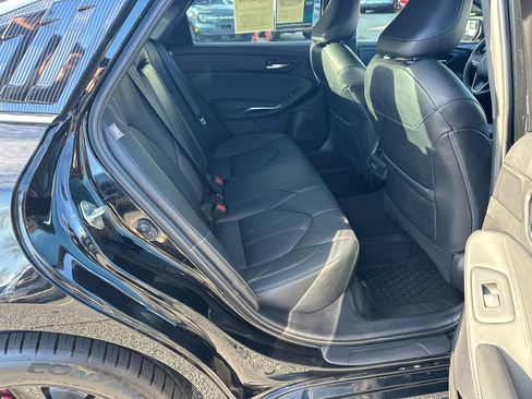 Used 2021 Toyota Avalon XLE image 15