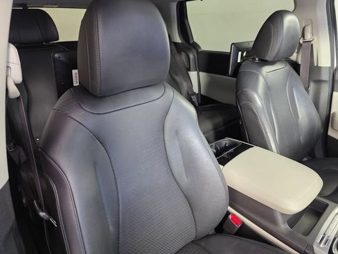 Used 2022 Kia Carnival SX Prestige FWD image 32