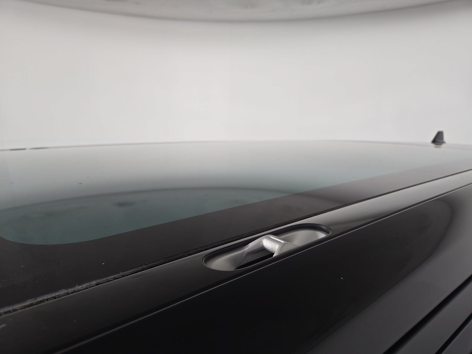 Used 2025 Rivian R1S Adventure Dual AWD/4WD image 13