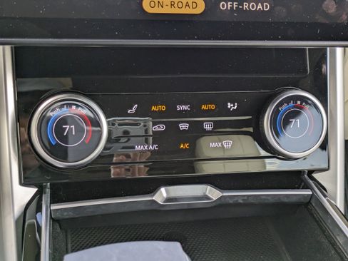 Used 2023 Land Rover Range Rover SE image 29