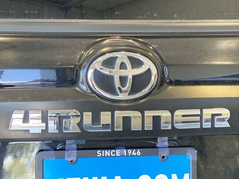 Used 2024 Toyota 4Runner TRD Off-Road AWD/4WD image 11