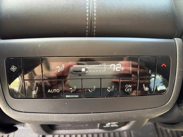 Used 2023 Nissan Pathfinder Platinum w/ Black Appearance Package AWD/4WD image 26