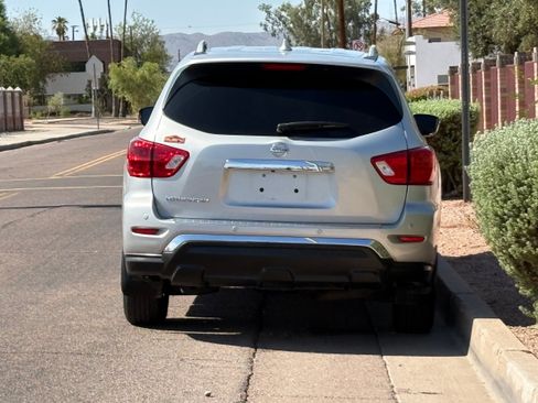 Used 2020 Nissan Pathfinder S FWD image 5