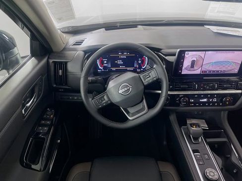 New 2026 Nissan Pathfinder Platinum image 16