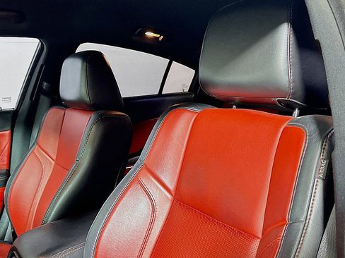 Used 2017 Dodge Charger SXT w/ Premium Group image 21