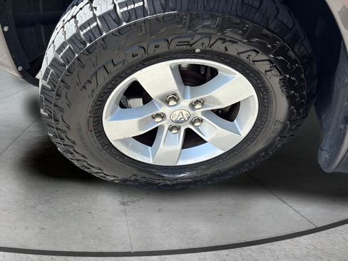 Used 2018 RAM 1500 Express RWD image 34
