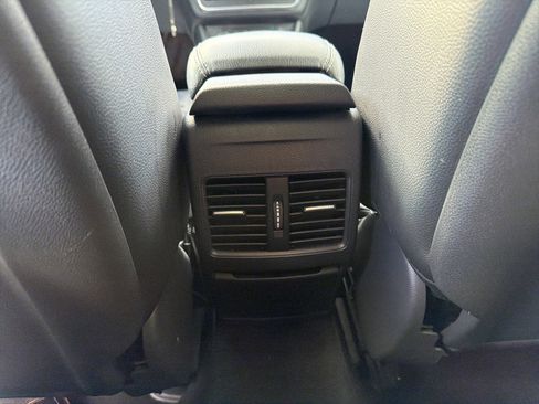 Used 2015 Mercedes-Benz GLA 250 4MATIC image 24