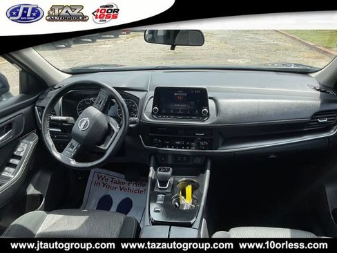 Used 2025 Nissan Rogue SV FWD image 18