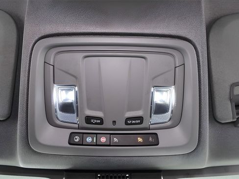 Used 2025 Chevrolet Silverado 2500 LT image 19