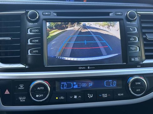 Used 2015 Toyota Highlander XLE FWD image 38
