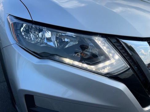 Used 2018 Nissan Rogue S FWD image 28