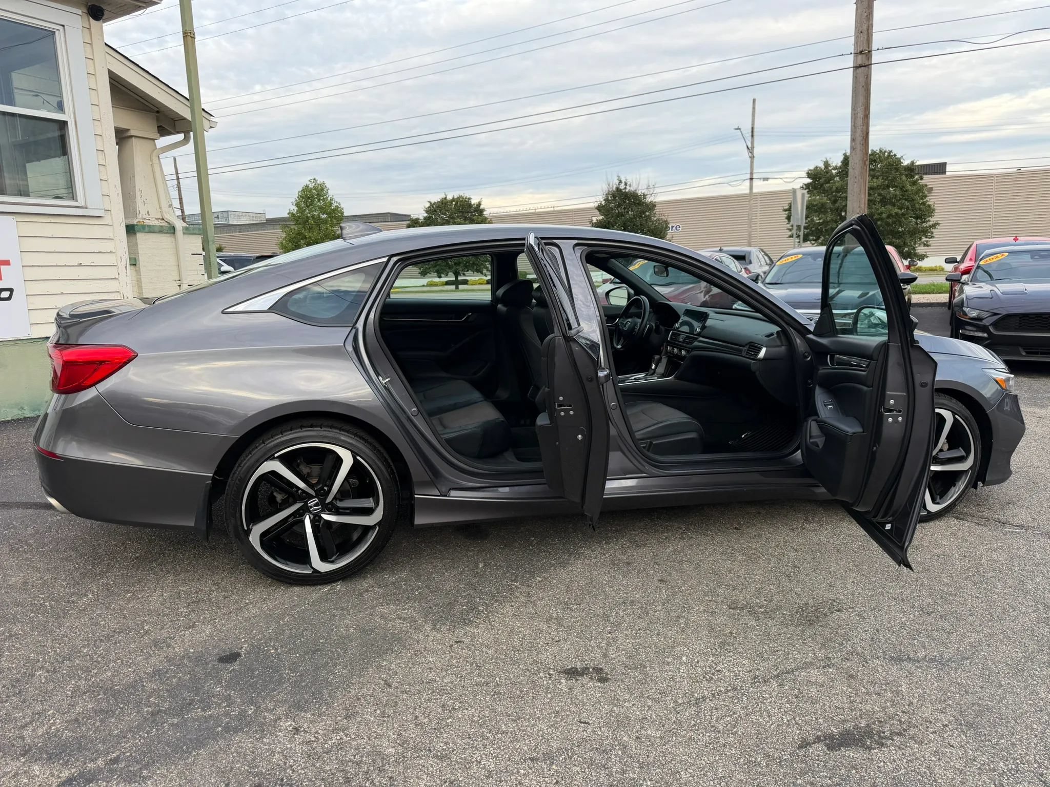 Used 2018 Honda Accord Sport image 24