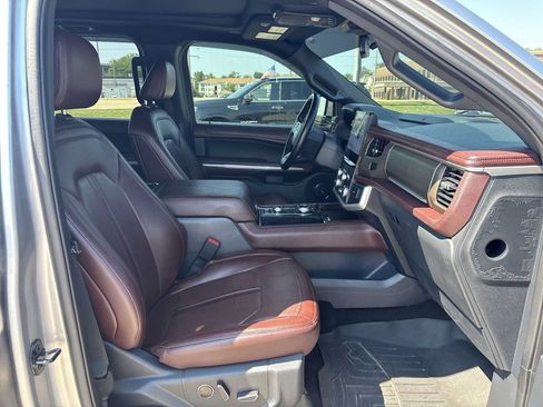 Used 2022 Ford Expedition Limited AWD/4WD image 29