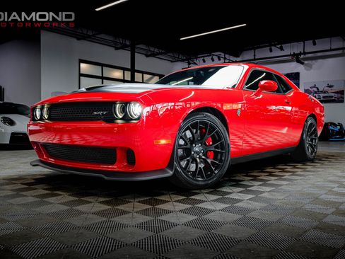 Used 2015 Dodge Challenger SRT Hellcat RWD image 1
