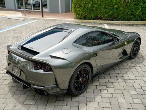 Used 2020 Ferrari 812 Superfast RWD image 32