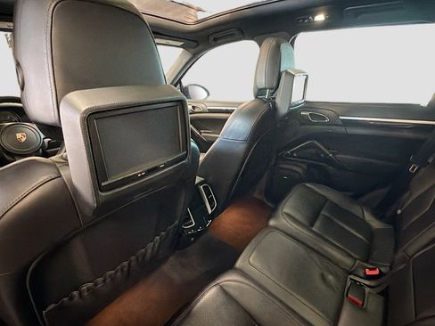 Used 2012 Porsche Cayenne image 36