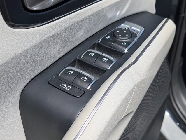 Used 2025 Kia Sorento S w/ Panoramic Sunroof Package FWD image 40