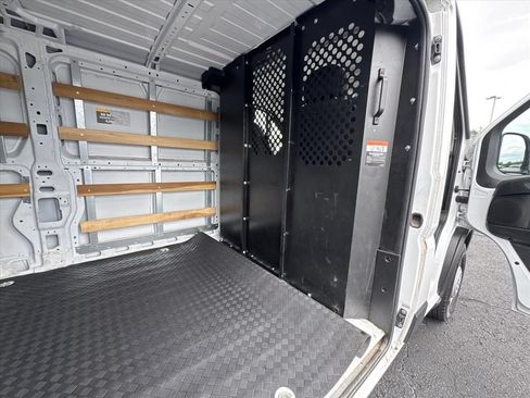 Used 2025 RAM ProMaster 2500 w/ U-Haul Equipment Group FWD image 12