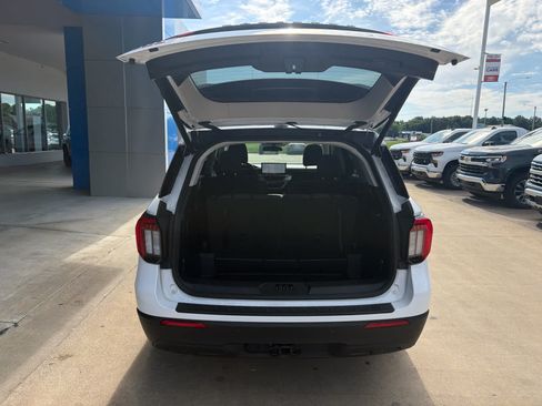 Used 2025 Ford Explorer Active RWD image 6