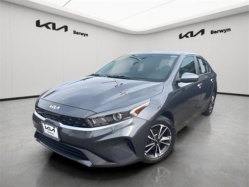 Certified 2023 Kia Forte LXS image 1