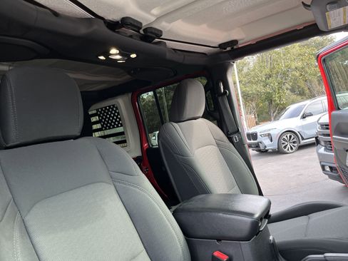 Used 2020 Jeep Wrangler Unlimited Sport image 30