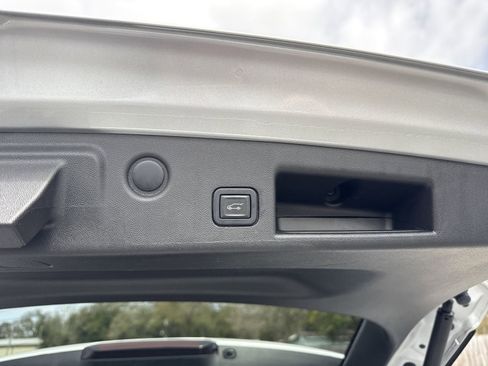 Used 2022 Chevrolet Equinox LT FWD image 27