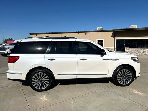 Used 2018 Lincoln Navigator Reserve w/ Technology Package image 10