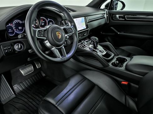 Used 2023 Porsche Cayenne GTS AWD/4WD image 21