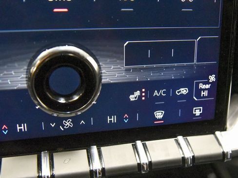 Used 2024 GMC Acadia Elevation image 26