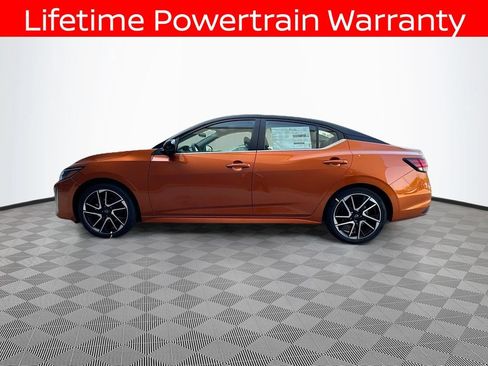 Used 2025 Nissan Sentra SR w/ SR Premium Package FWD image 8