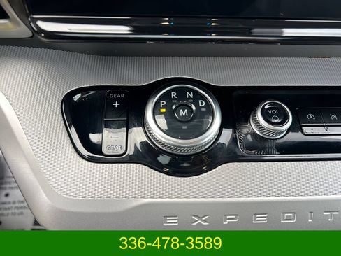 Used 2025 Ford Expedition Max Active AWD/4WD image 26