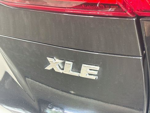 Used 2024 Toyota Venza XLE AWD/4WD image 15